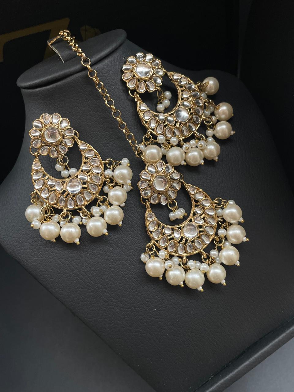 Kundan Earrings With Tika