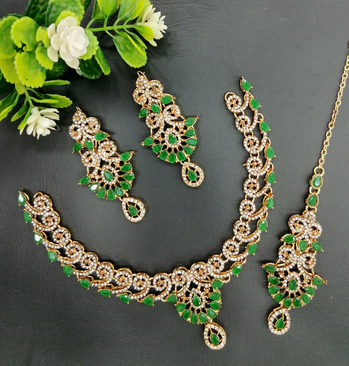 Meher Glow Necklace set
