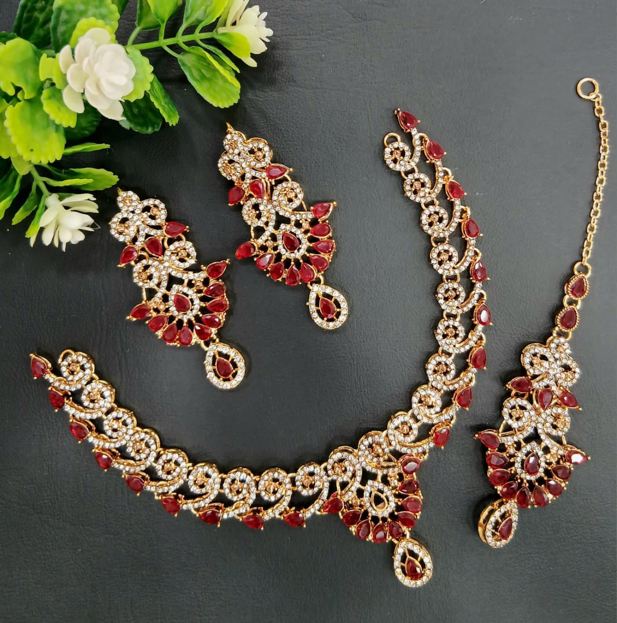 Meher Glow Necklace set