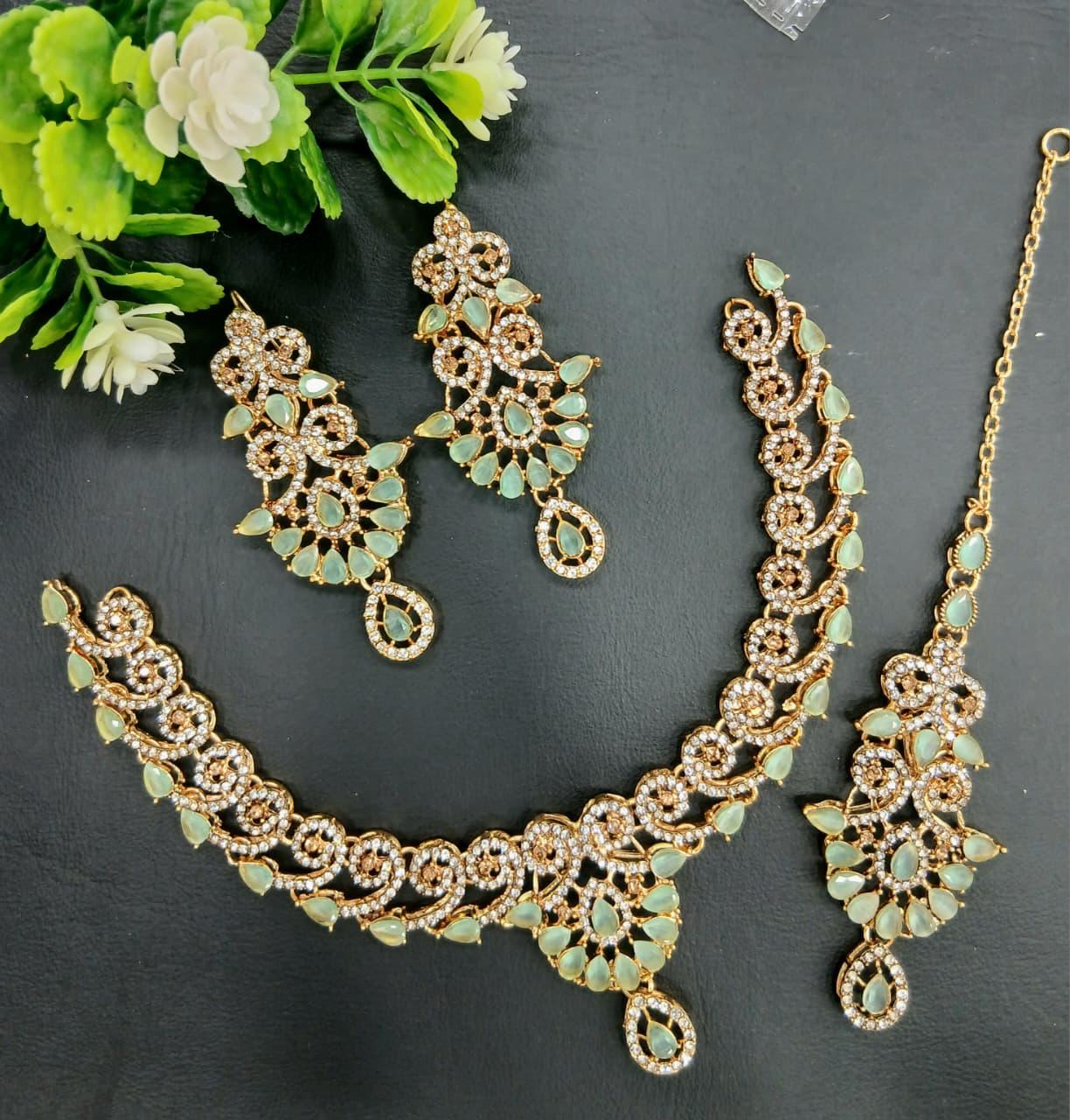 Meher Glow Necklace set