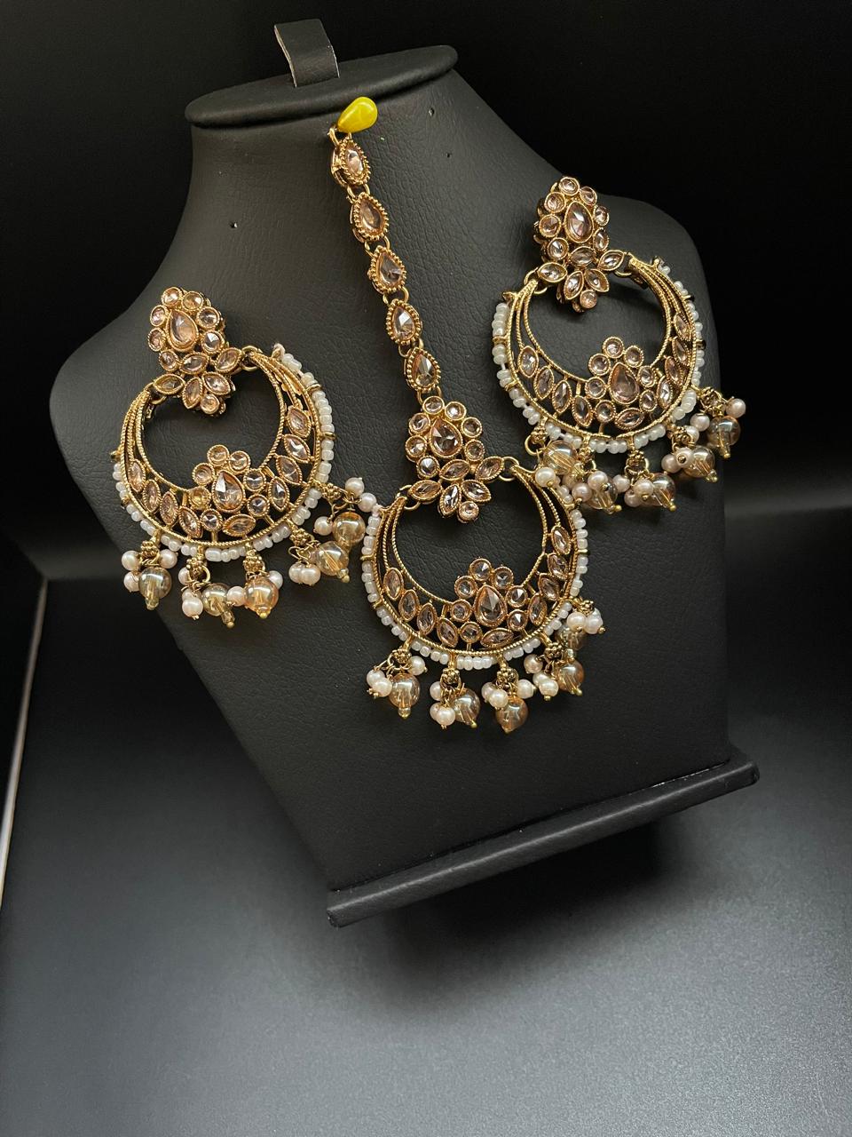 Reverse Earrings With Tika