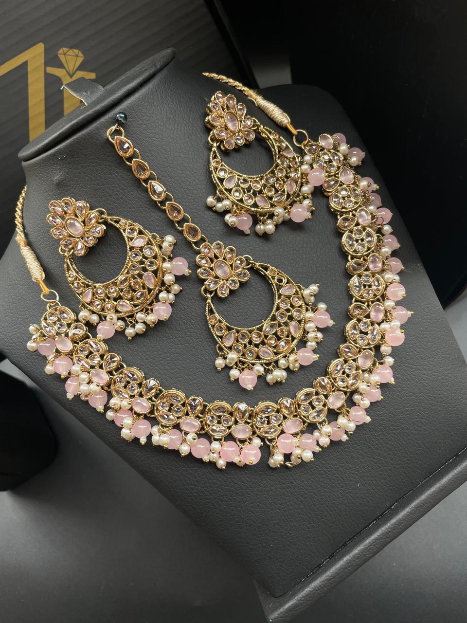 Reverse AD Nacklace set