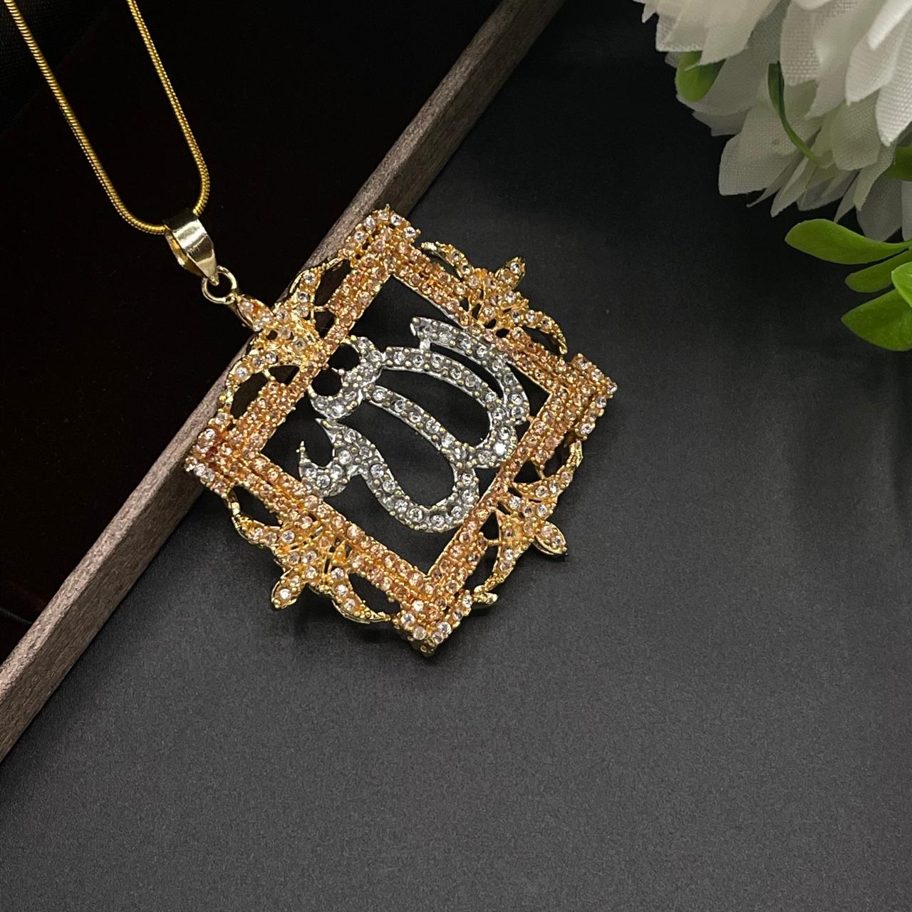 Nova Zarcoon Pendant