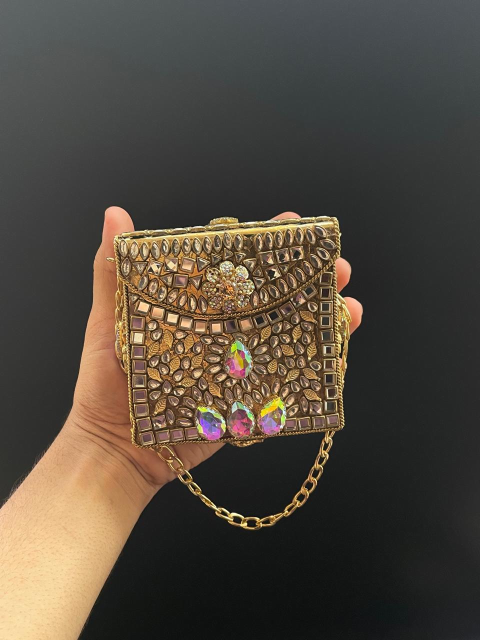 Kundan CLUTCH
