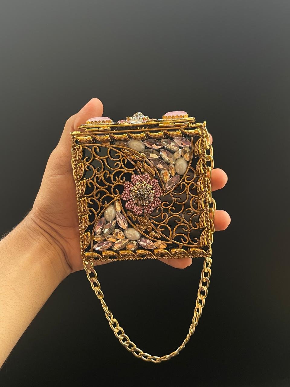TURKISH SQUARE CLUTCH