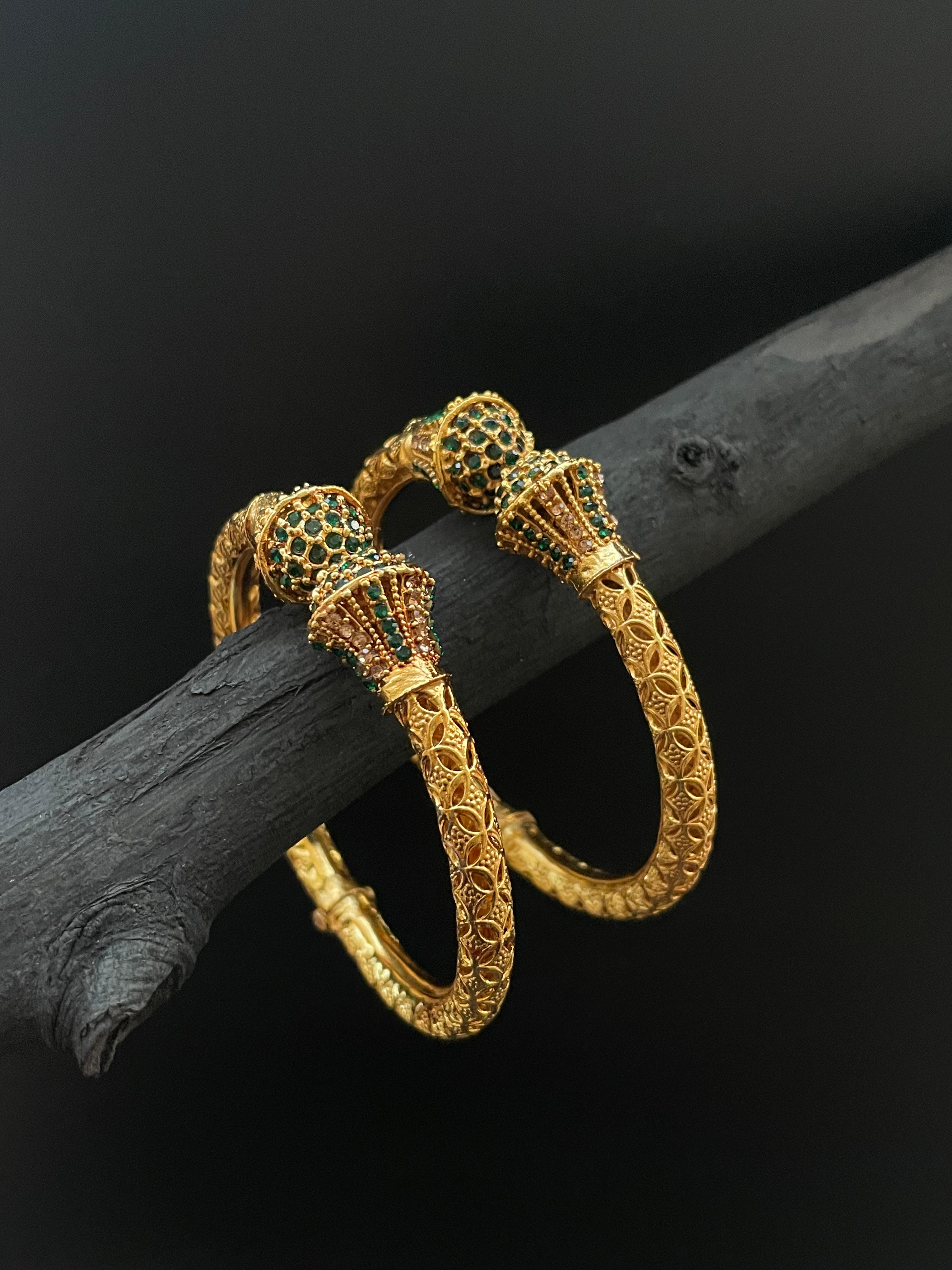Adjustable bracelet Openable kare