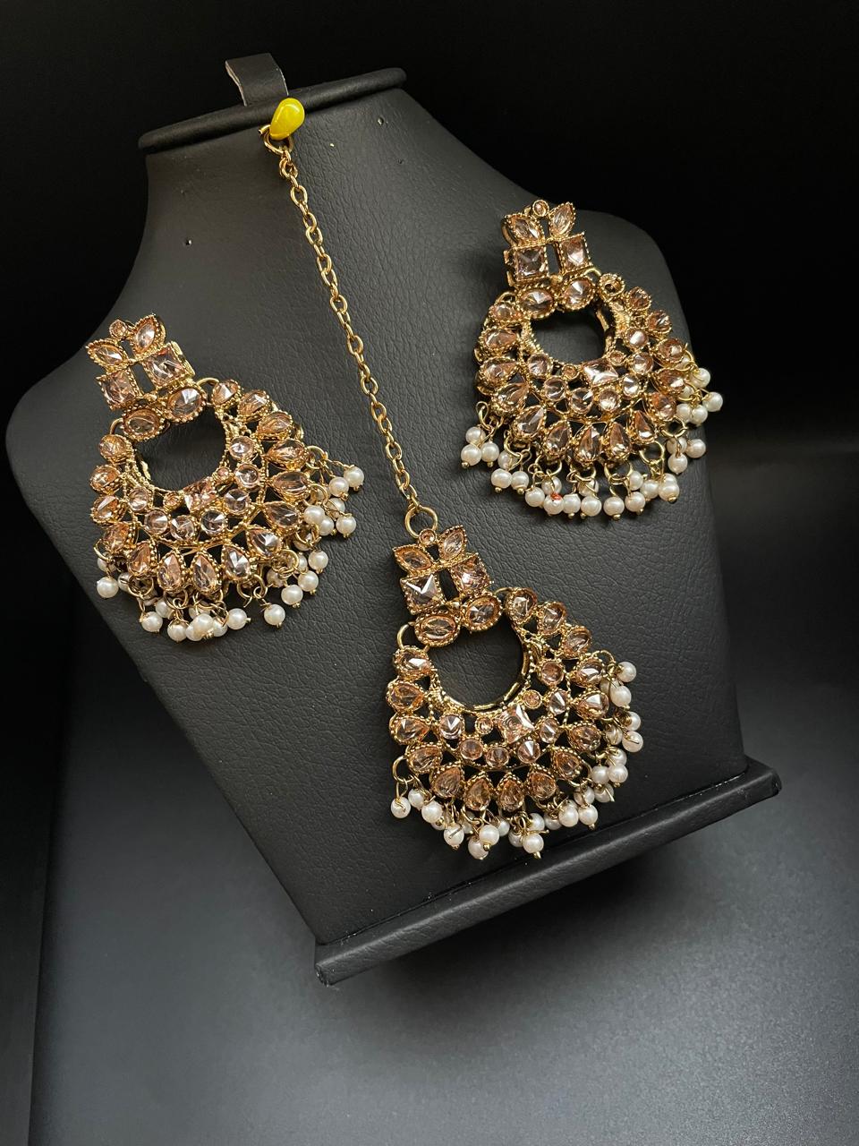 Traditional Earrings With Tika