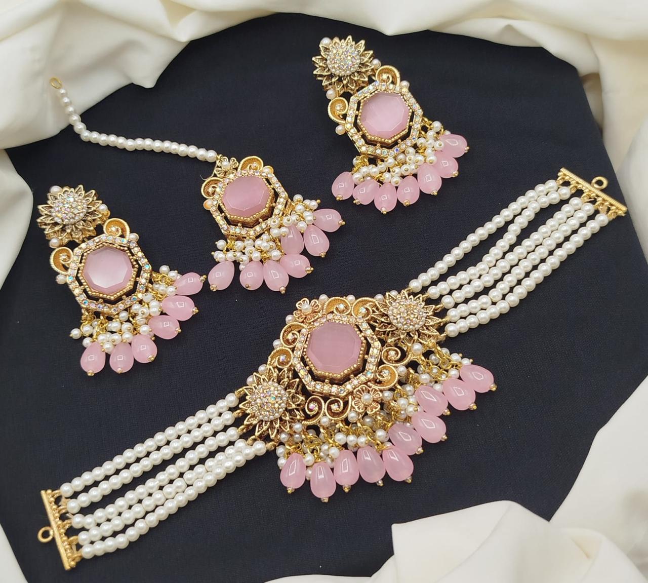 Ejypshon Choker set