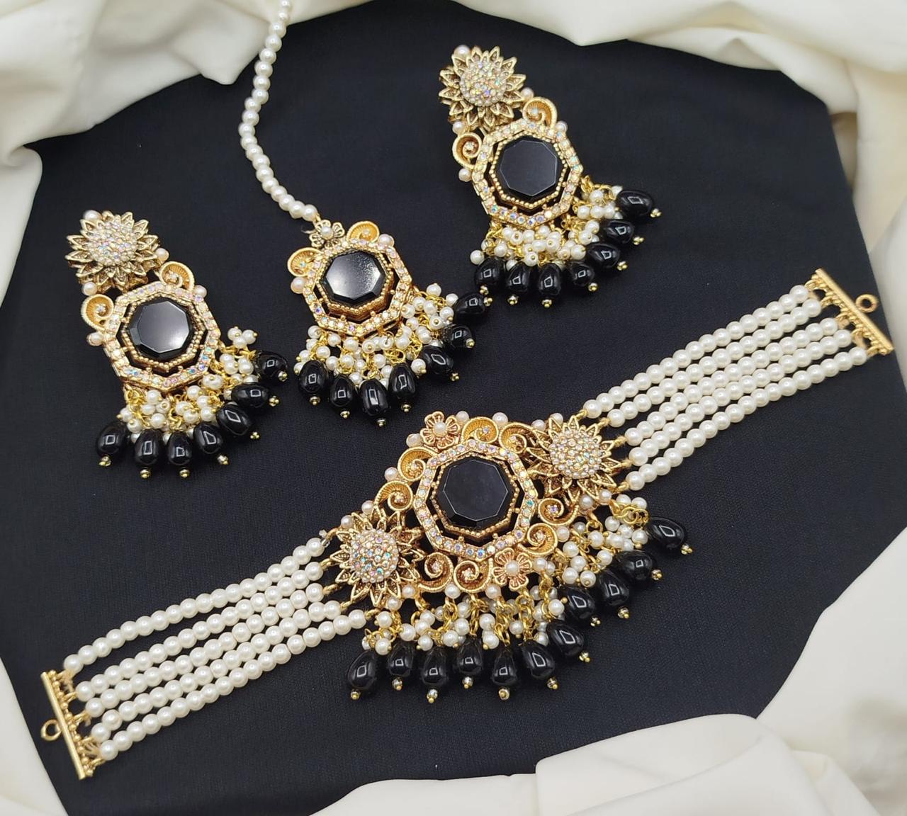 Ejypshon Choker set