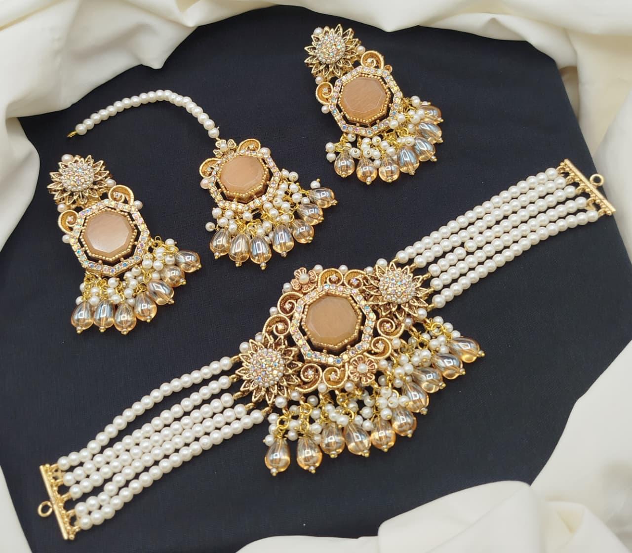 Ejypshon Choker set