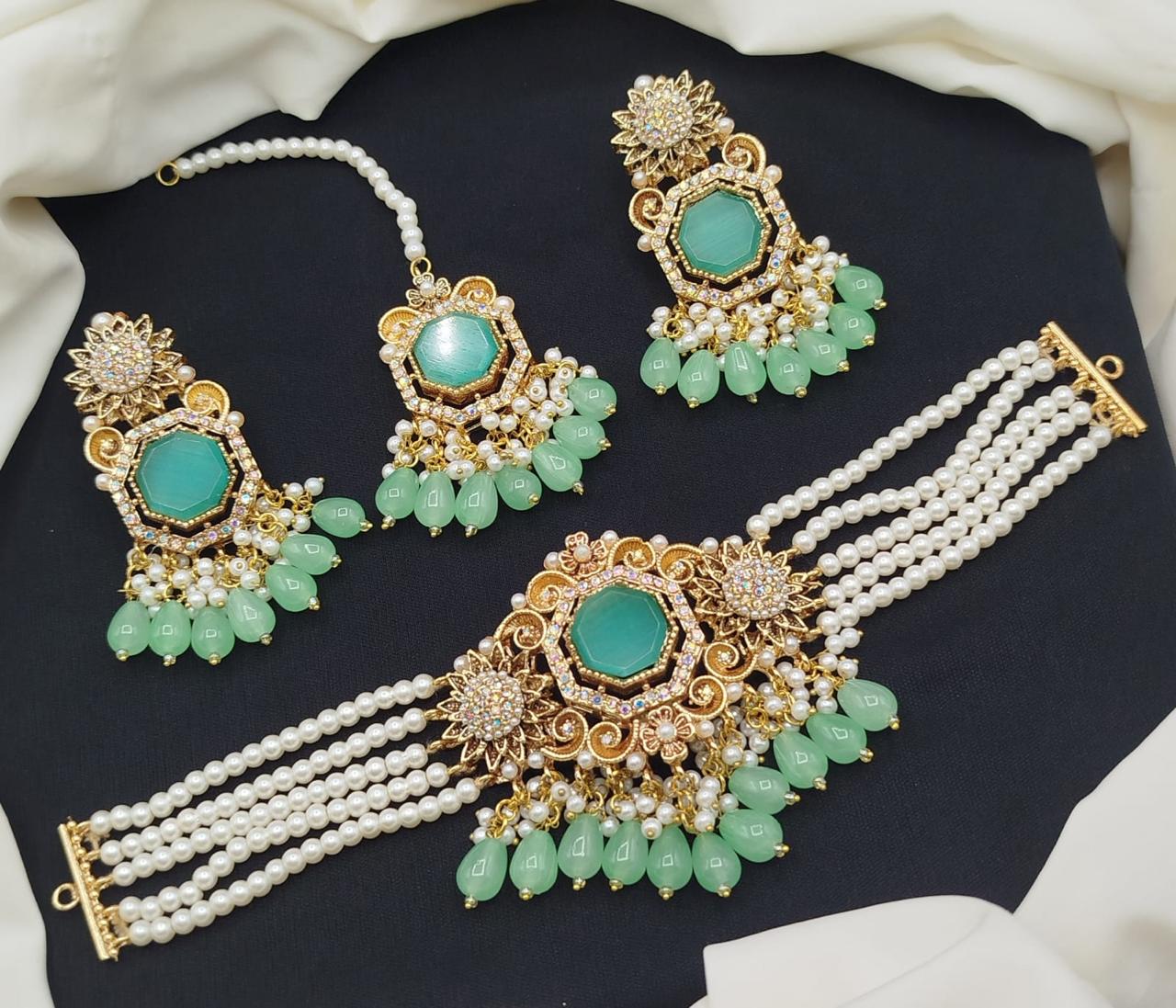Ejypshon Choker set