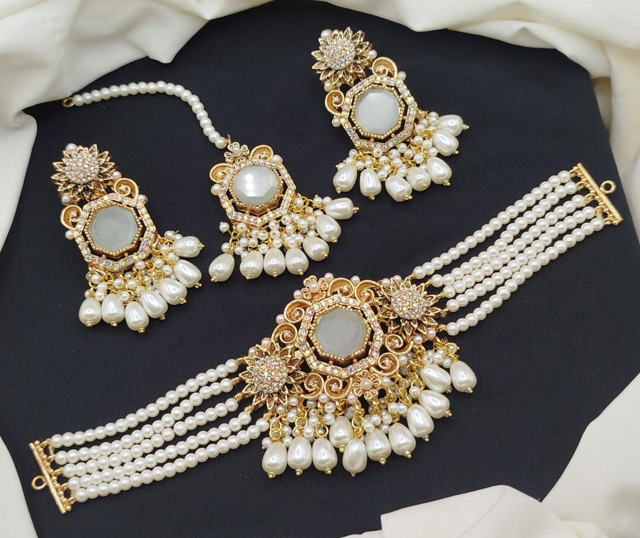 Ejypshon Choker set