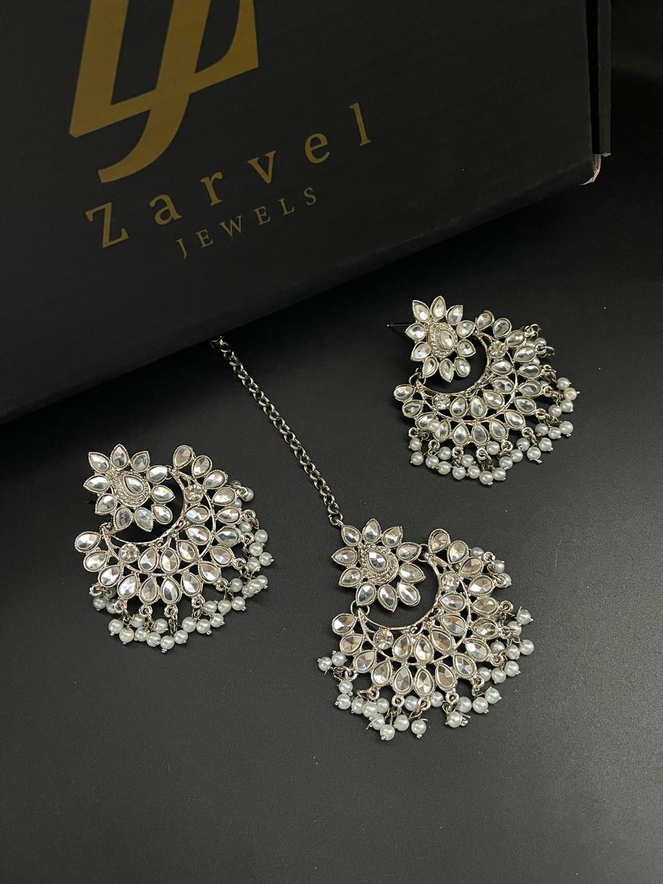 Kundan Earrings with Tika