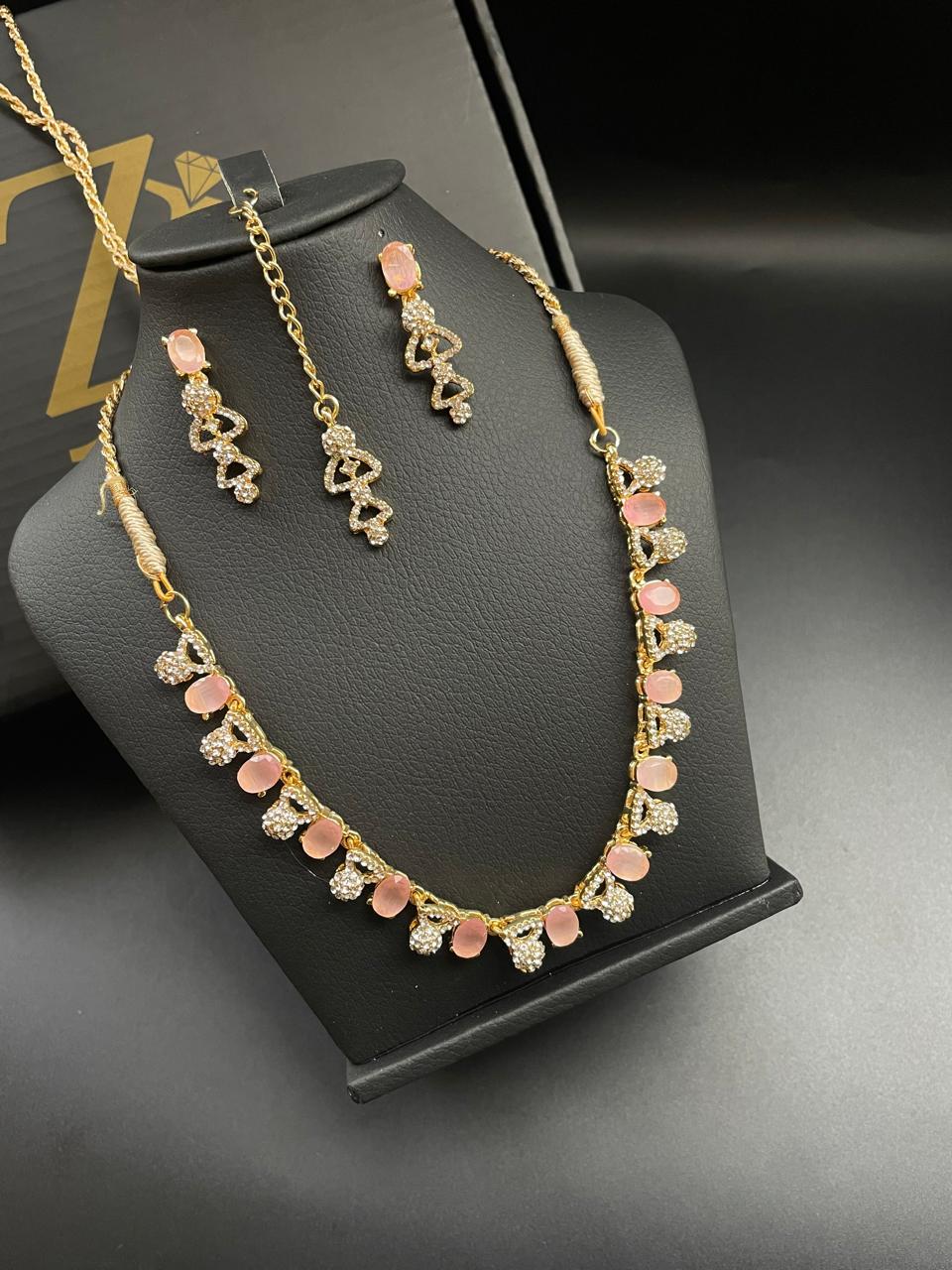 Nooraya Necklace Set