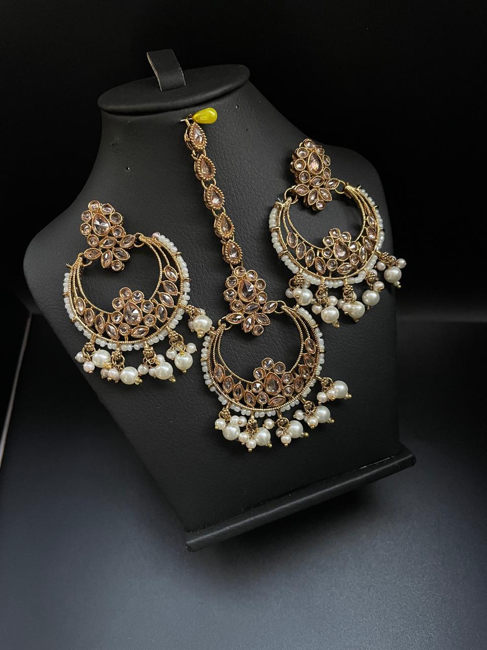 Reverse Earrings With Tika